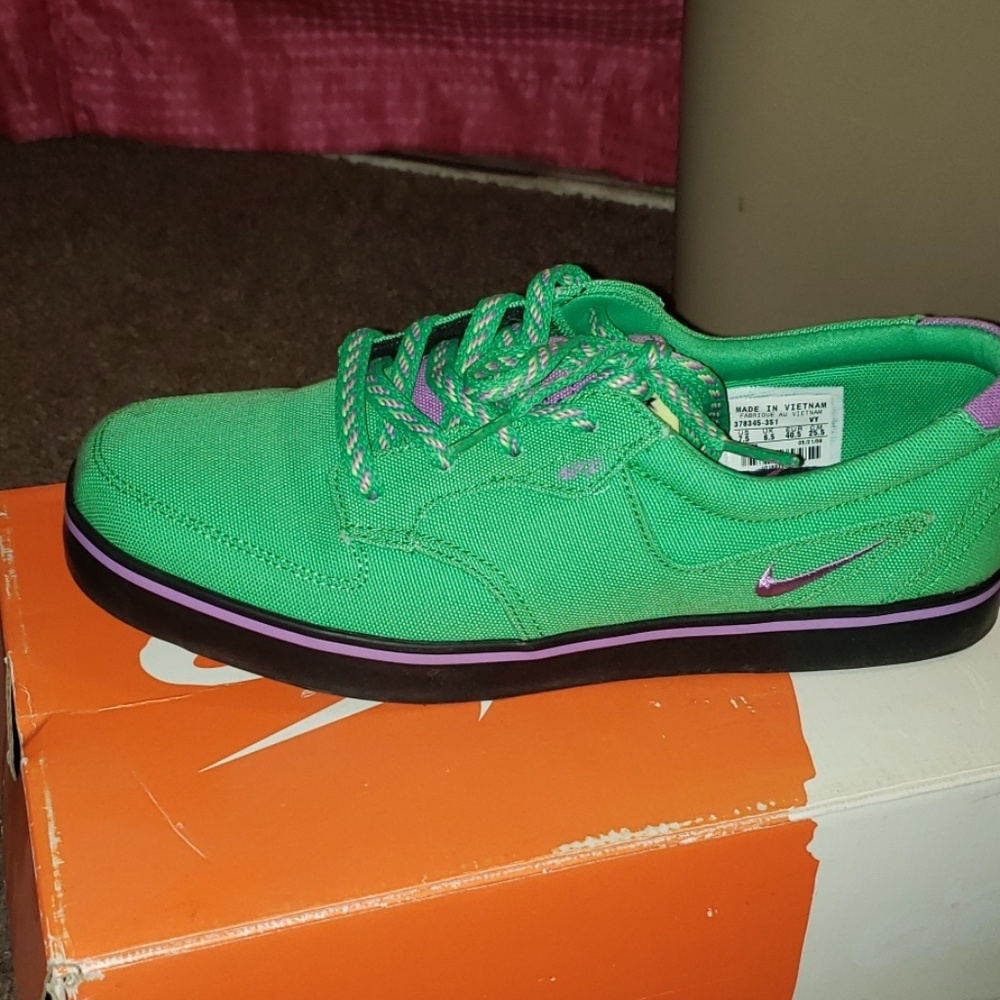 Nike Canvan